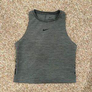 Nike Pro Women's Dri-FIT Cropped Tank Top